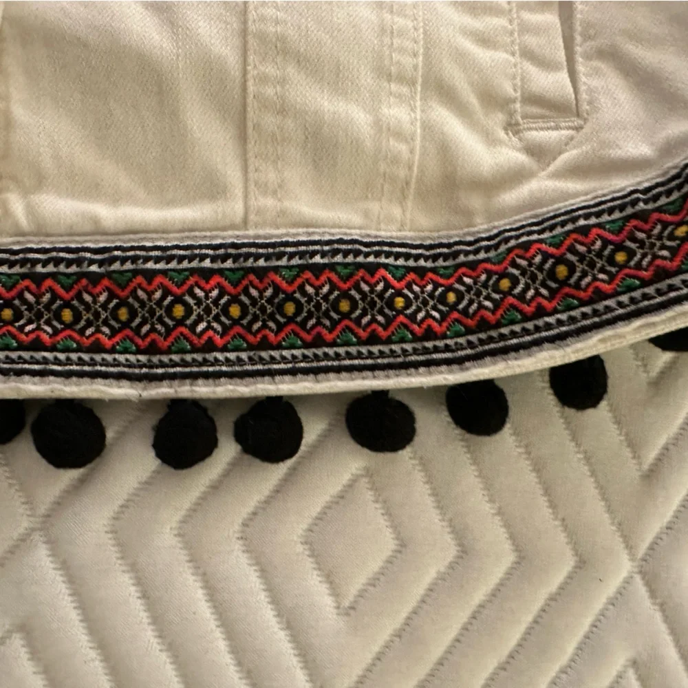Pilcro and the Letterpress Cream Jean Jacket with Embroidered Hem - Picture 5 of 6